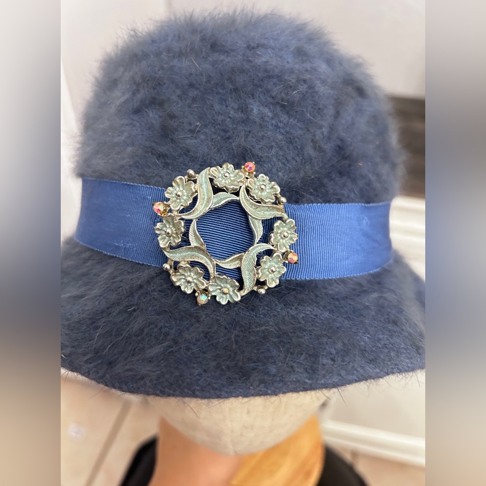 Vintage‎ Blue Rabbit Hair Blend Cloche Hat with Rhinestone Brooch 1920s Style - Picture 6 of 6